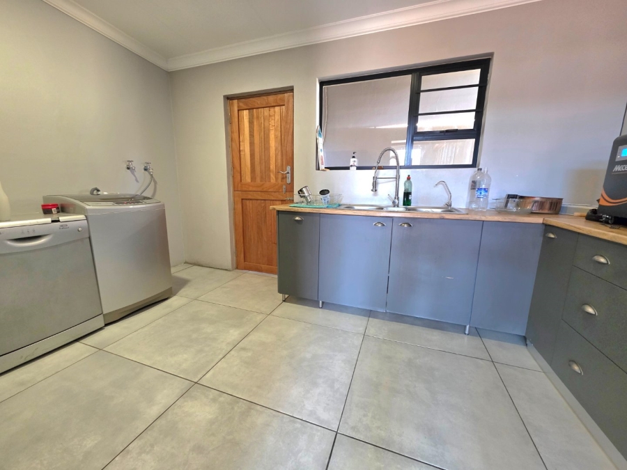 5 Bedroom Property for Sale in Eureka Free State